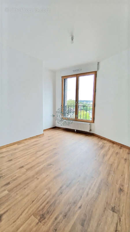 Appartement à EPINAY-SUR-SEINE