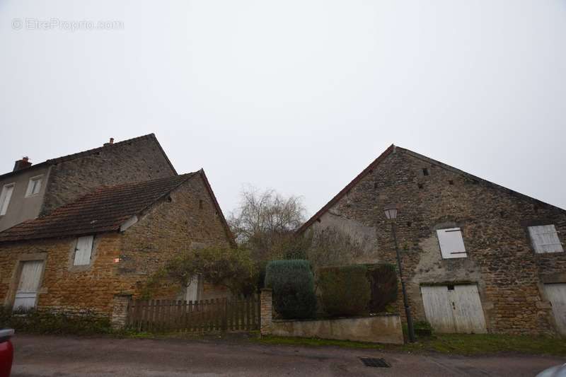 Maison à SAINT-MAURICE-LES-COUCHES