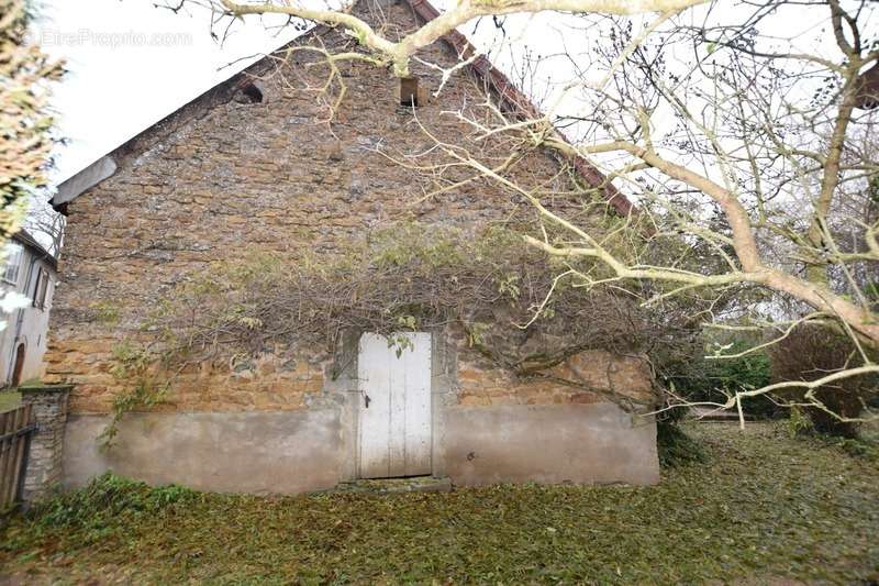 Maison à SAINT-MAURICE-LES-COUCHES