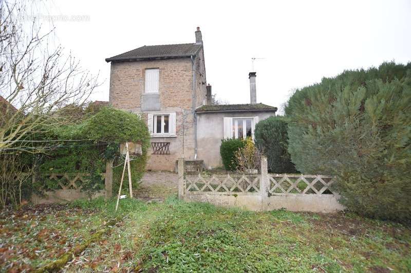 Maison à SAINT-MAURICE-LES-COUCHES