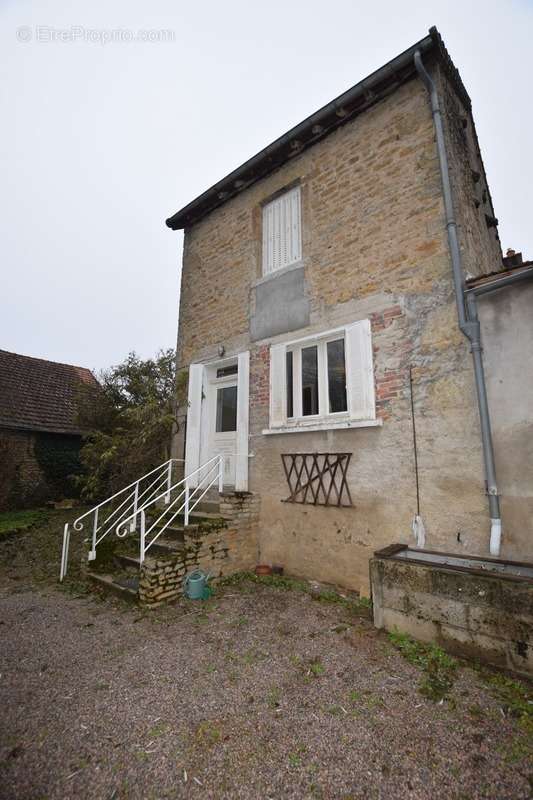 Maison à SAINT-MAURICE-LES-COUCHES