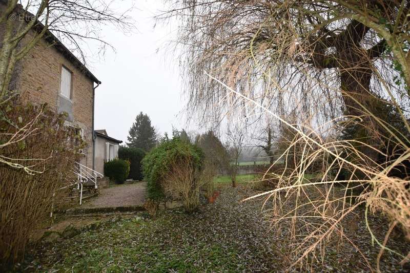 Maison à SAINT-MAURICE-LES-COUCHES