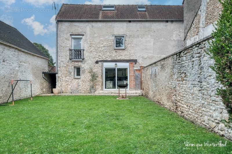 Maison à FONTENAY-SAINT-PERE