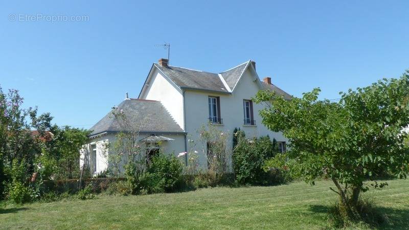 Maison à SAINT-LOUP-LAMAIRE