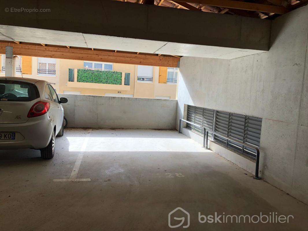 Parking à LE MUY