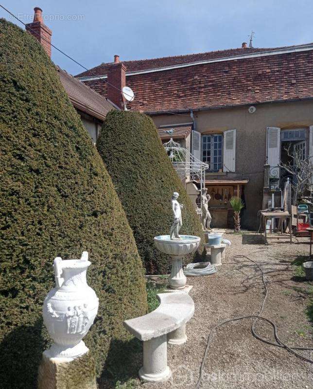 Maison à CLESSY