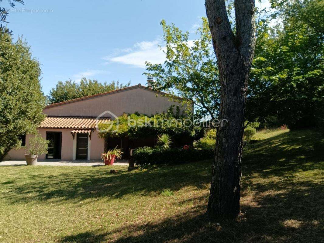 Maison à MONTBOUCHER-SUR-JABRON