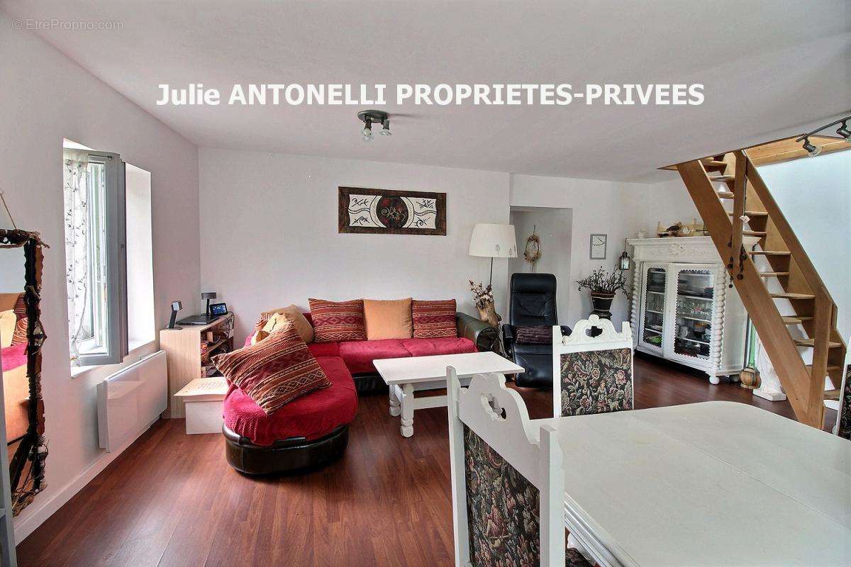 Appartement à AUREC-SUR-LOIRE