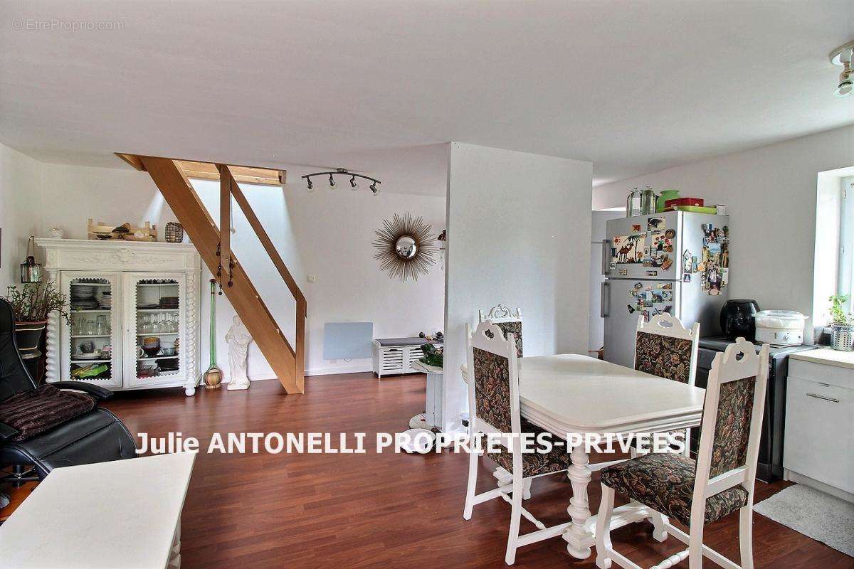 Appartement à AUREC-SUR-LOIRE