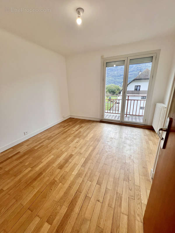 Appartement à GILLY-SUR-ISERE