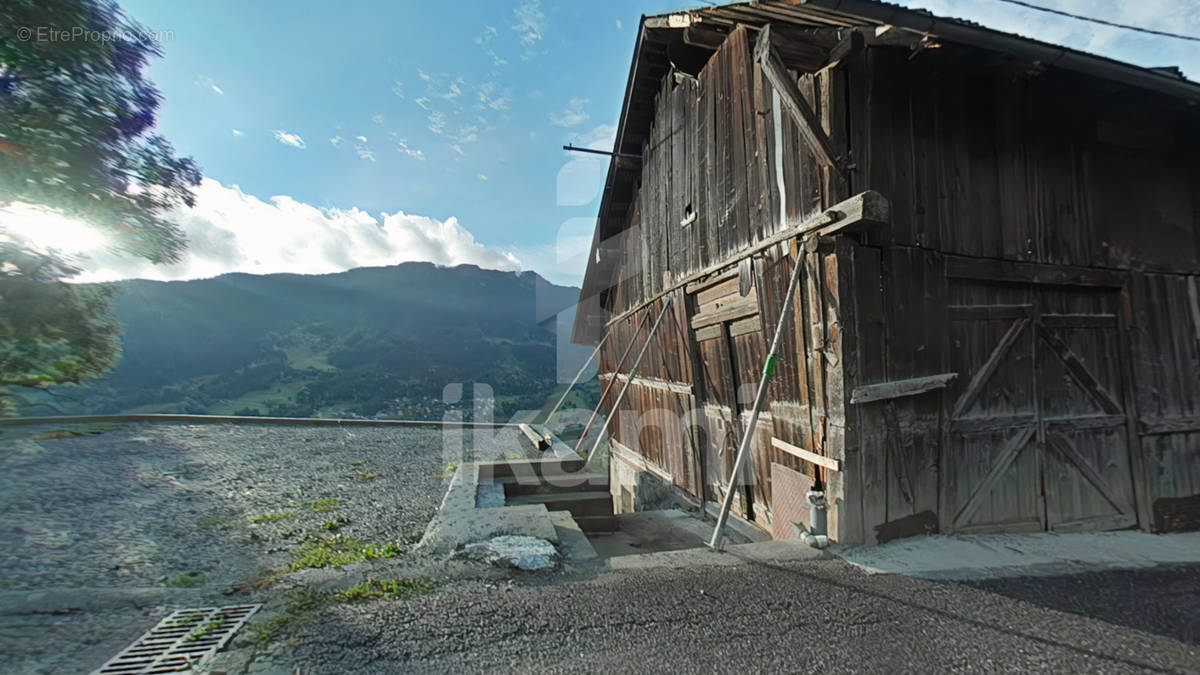 Maison à LES AVANCHERS-VALMOREL