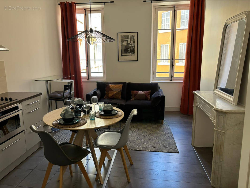 Appartement à MARSEILLE-2E