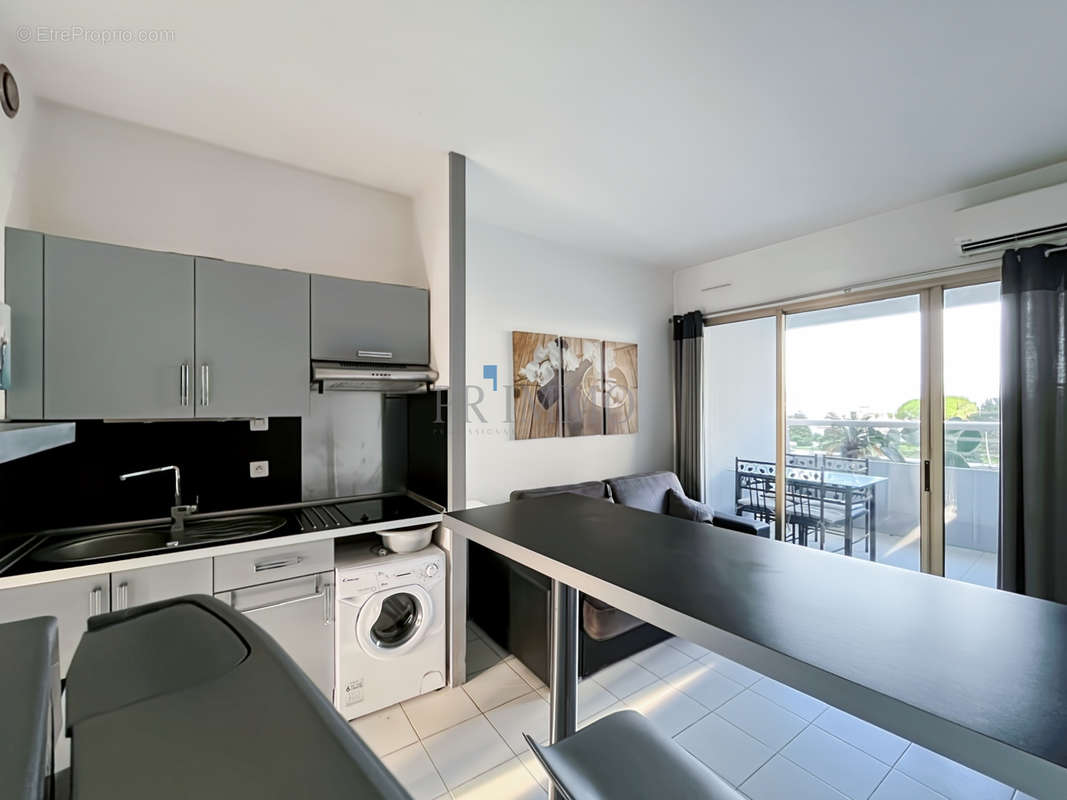 Appartement à VILLENEUVE-LOUBET