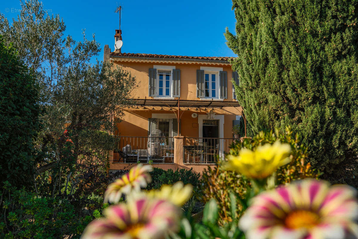 Maison à LE CASTELLET