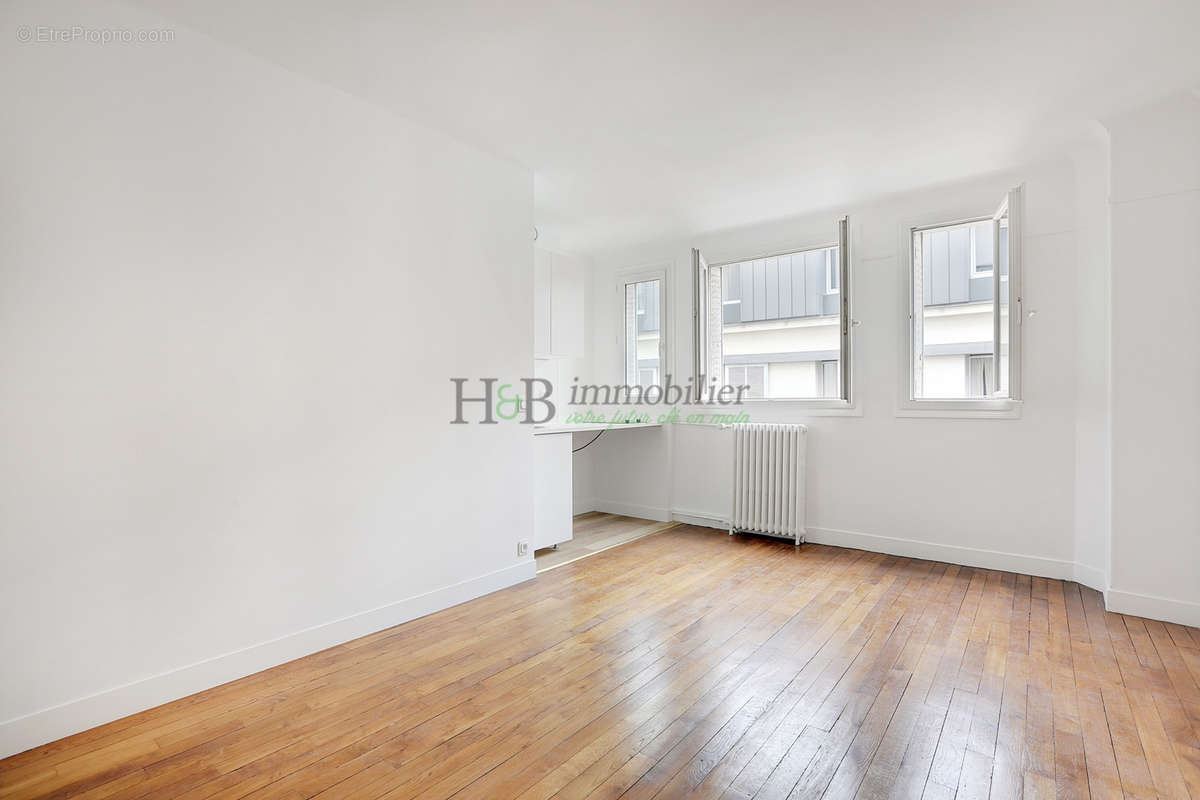 Appartement à PARIS-20E