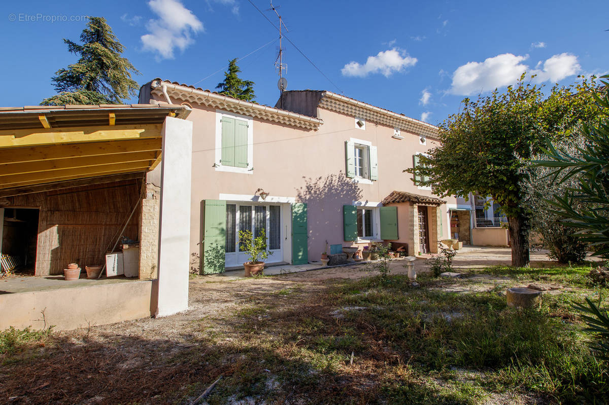 Maison à SUZE-LA-ROUSSE