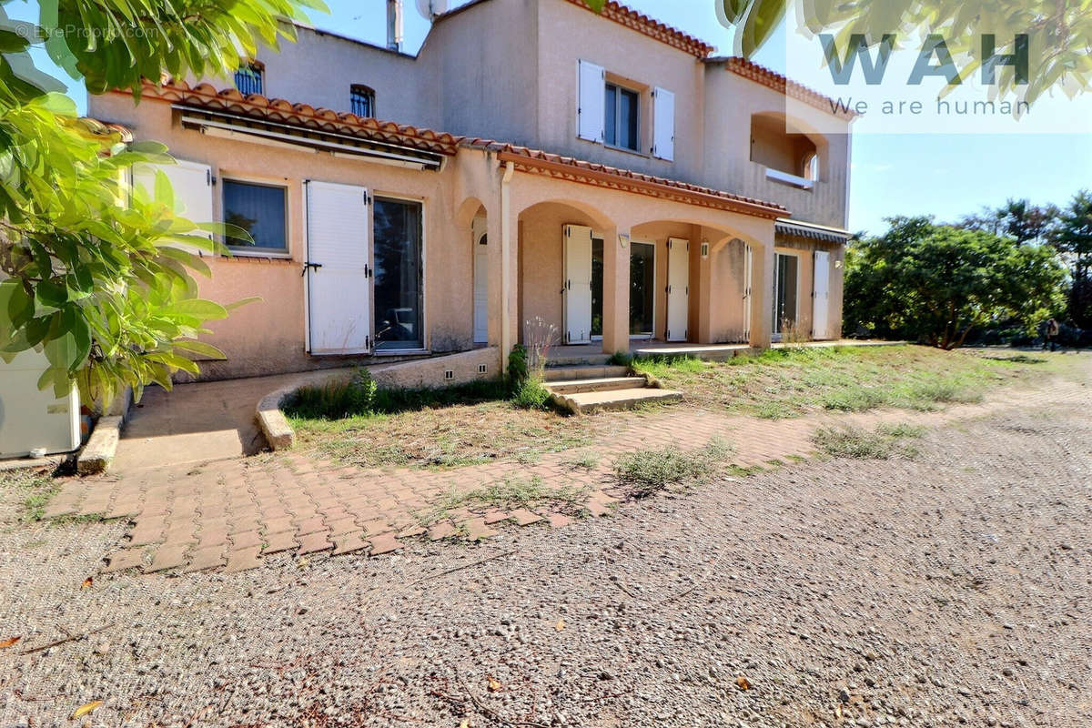 Maison à MAUGUIO