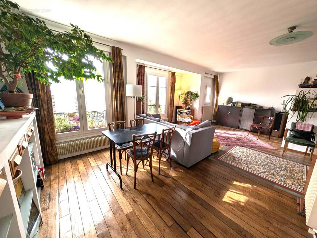 Appartement à PARIS-19E