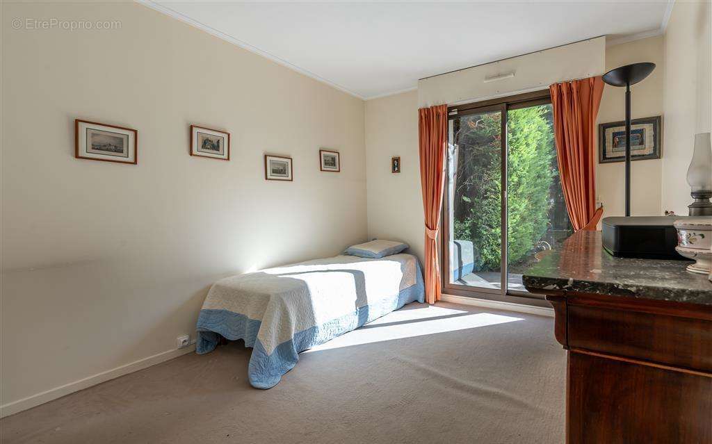 Appartement à LE PERREUX-SUR-MARNE