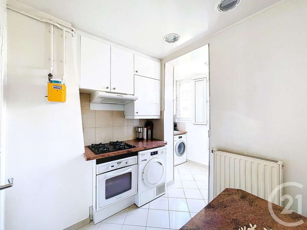 Appartement à PARIS-14E