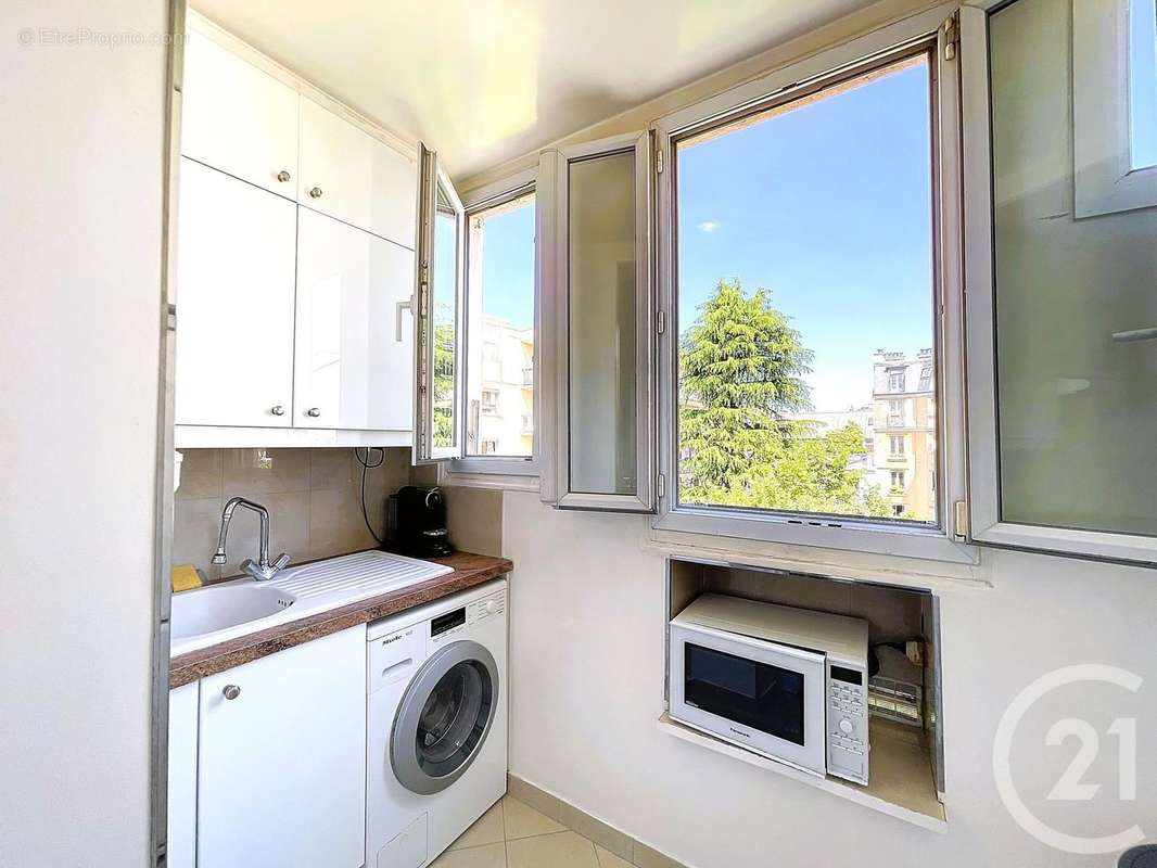 Appartement à PARIS-14E