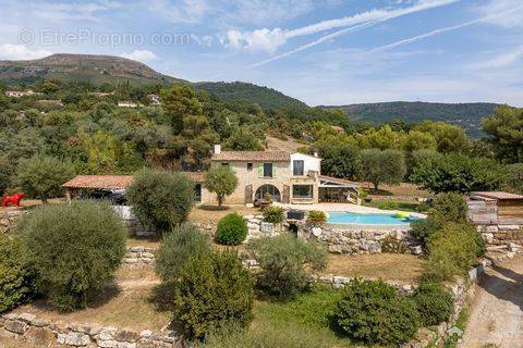 Maison à TOURRETTES-SUR-LOUP