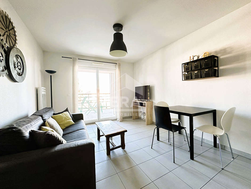 Appartement à ROQUEBRUNE-SUR-ARGENS