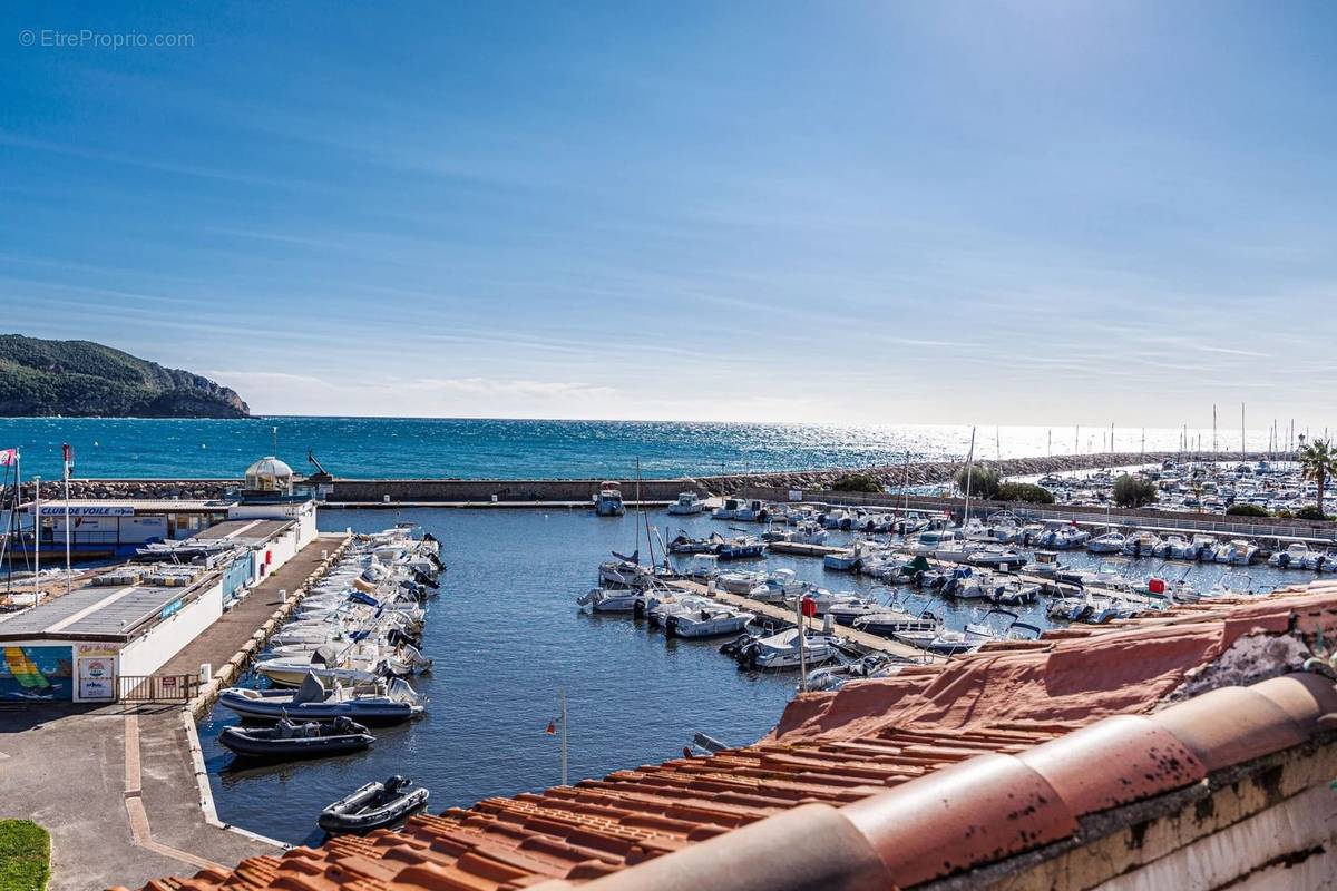 Appartement à SAINT-CYR-SUR-MER