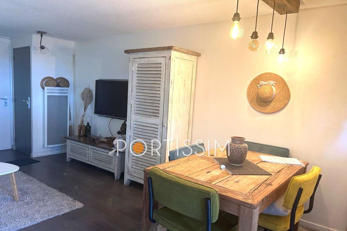 Appartement à VILLENEUVE-LOUBET