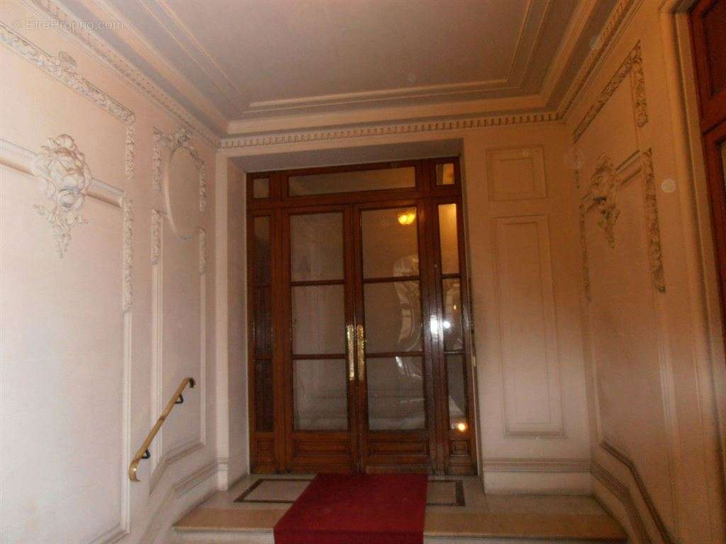 Appartement à PARIS-17E