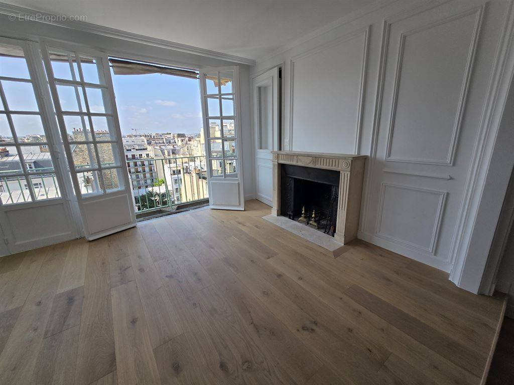 Appartement à PARIS-16E