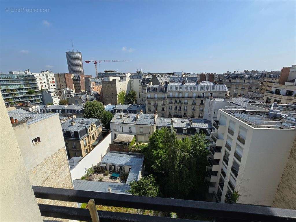 Appartement à PARIS-16E