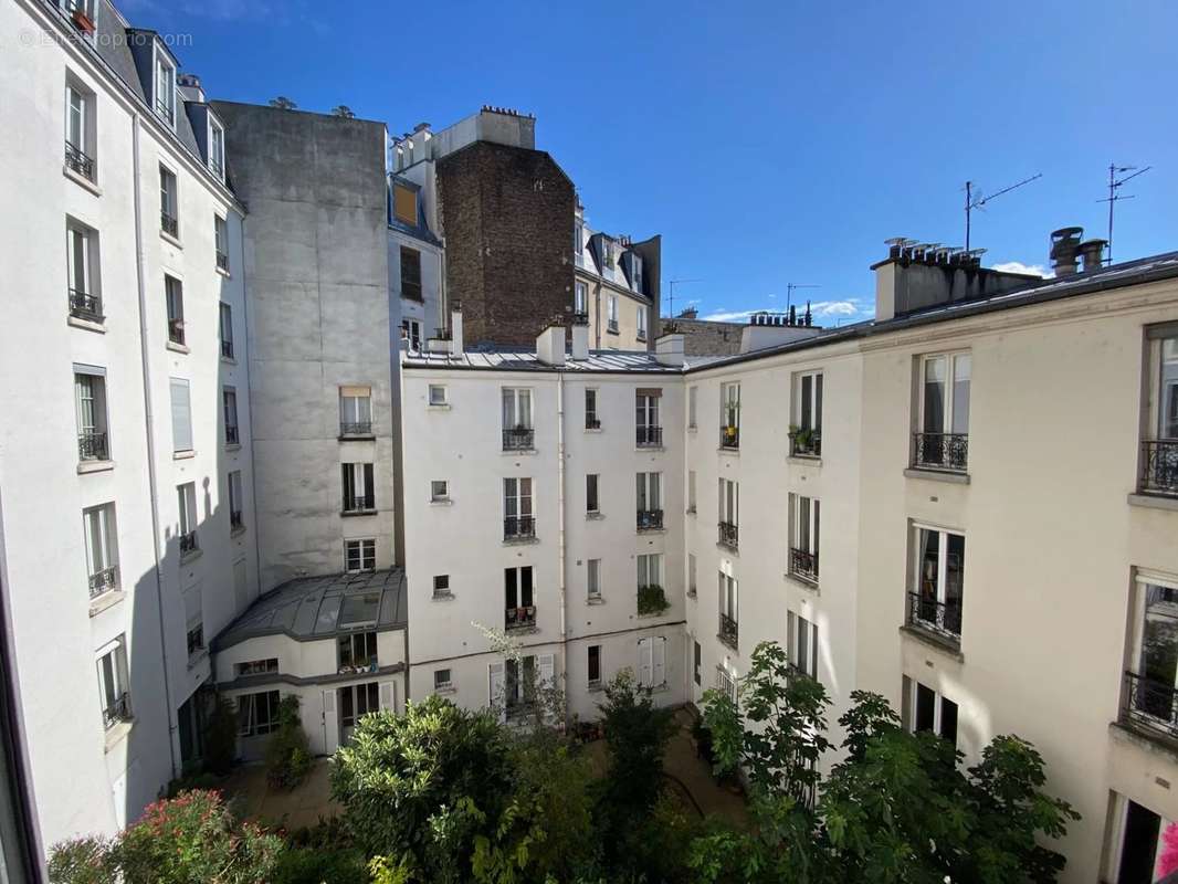 Appartement à PARIS-10E