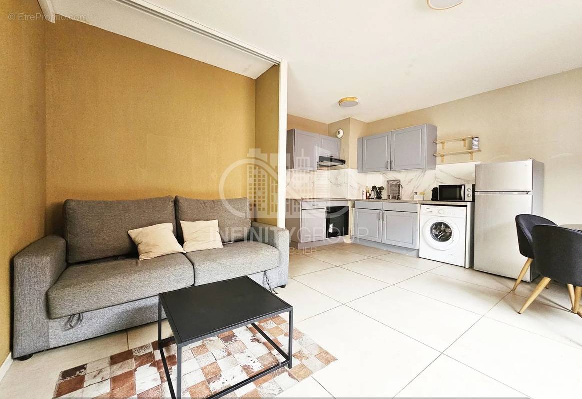 Appartement à VALLAURIS