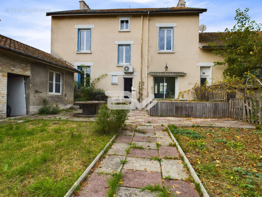 Maison à BERRY-AU-BAC