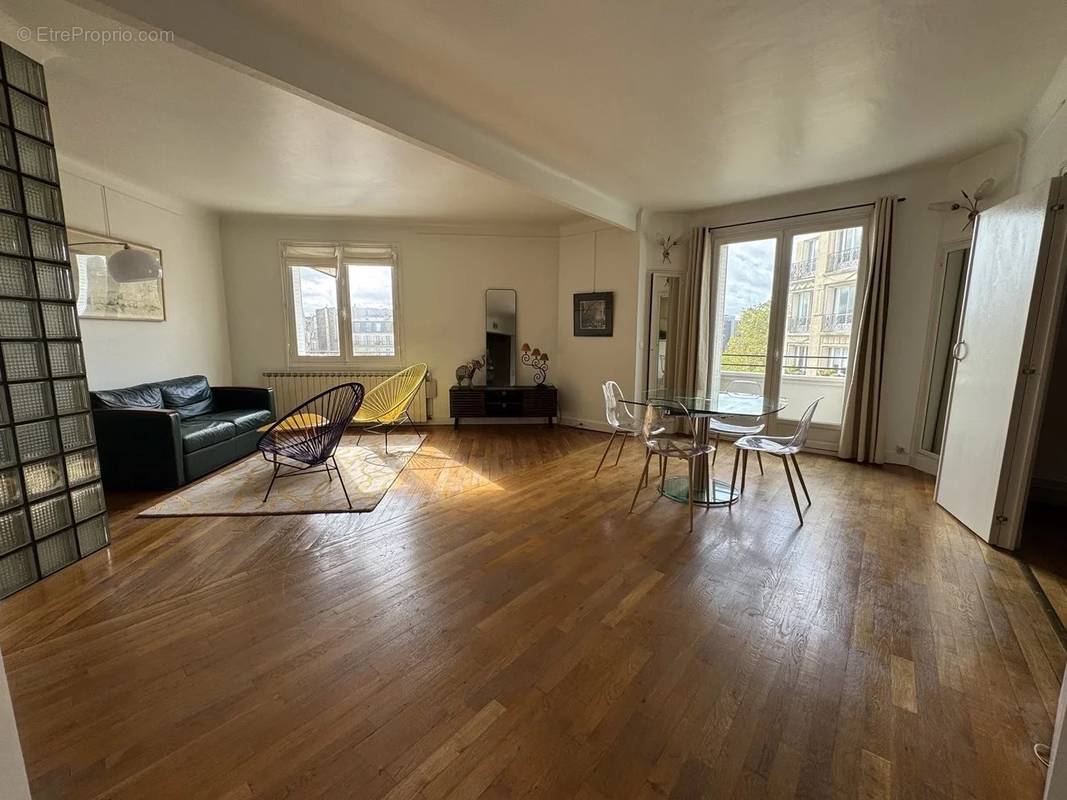 Appartement à PARIS-17E