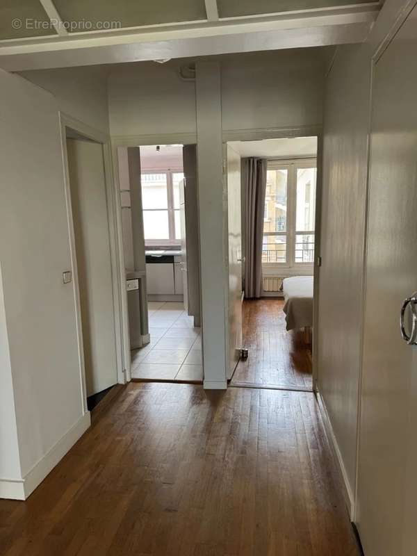 Appartement à PARIS-17E