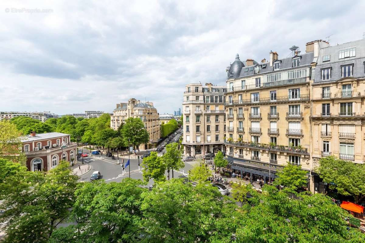 Appartement à PARIS-16E