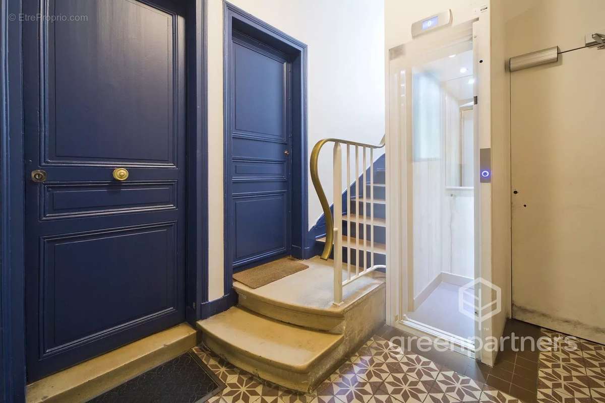 Appartement à PARIS-16E