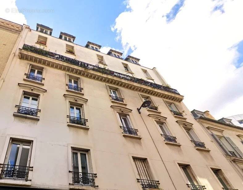 Appartement à PARIS-14E