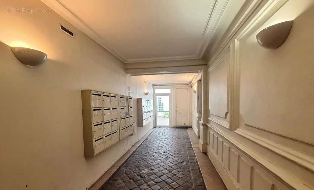 Appartement à PARIS-14E