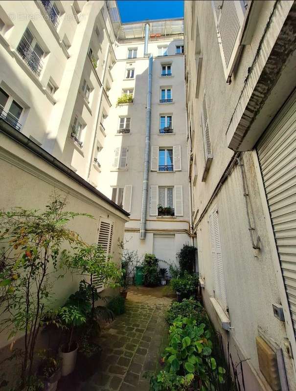 Appartement à PARIS-14E