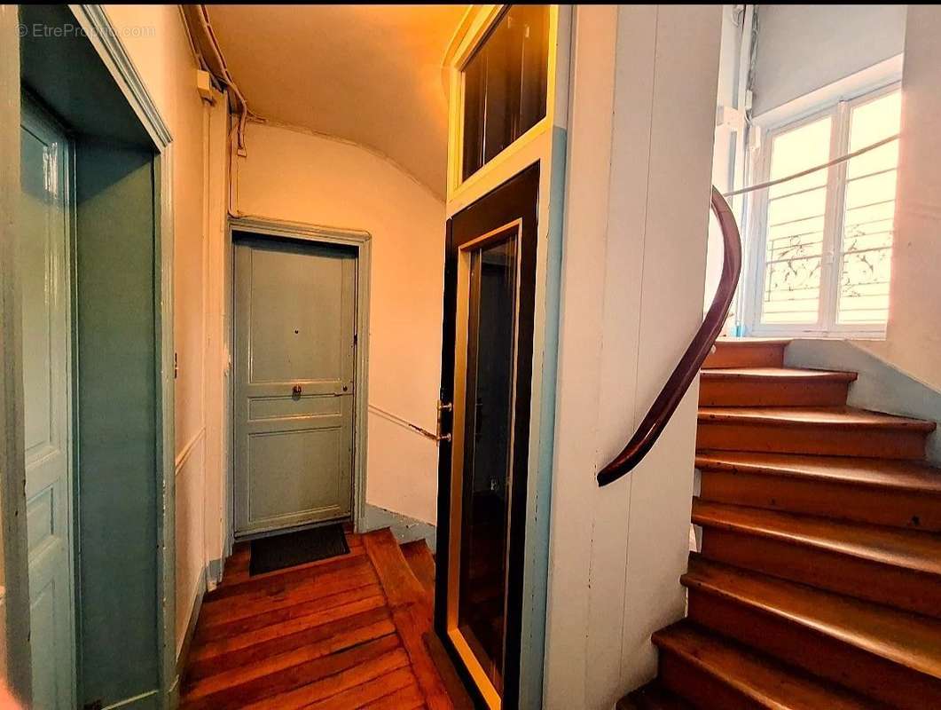 Appartement à PARIS-14E