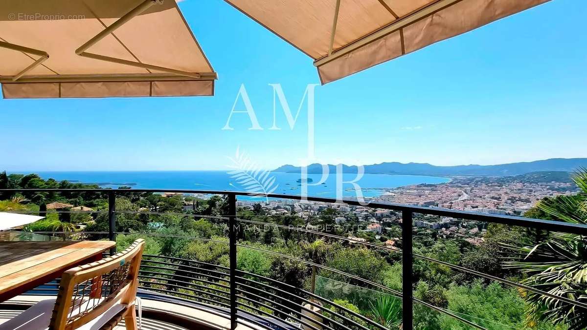 Appartement à CANNES