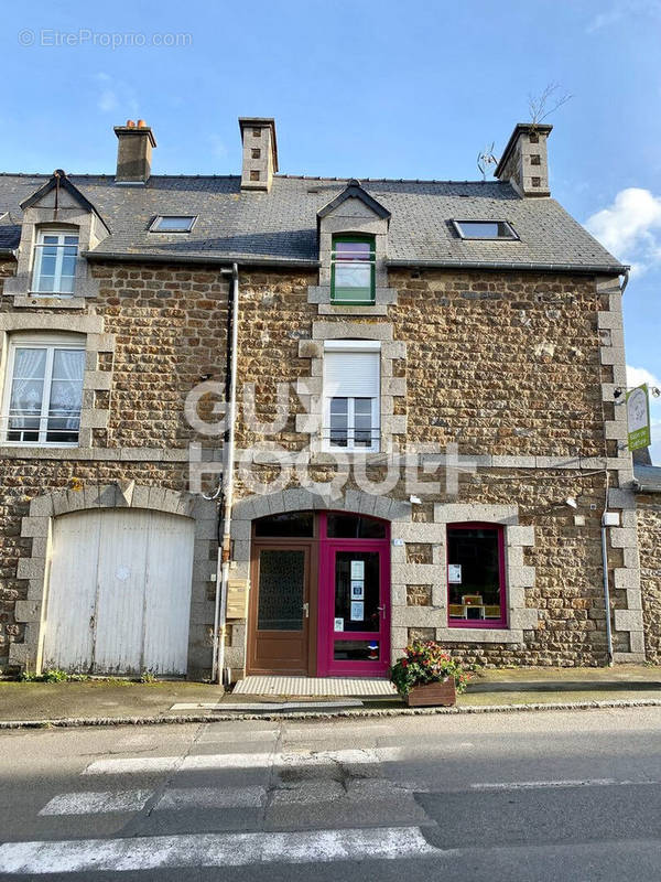 Appartement à BAGUER-MORVAN