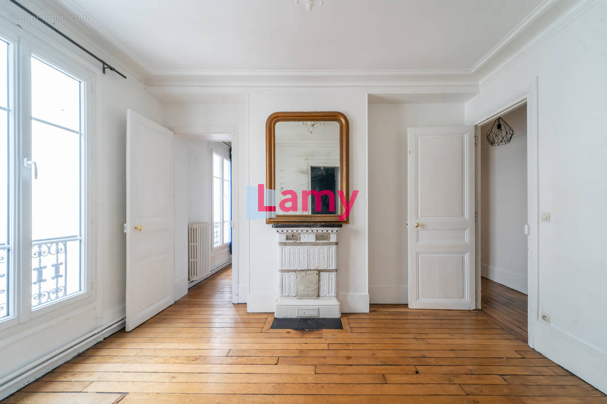 Appartement à PARIS-10E