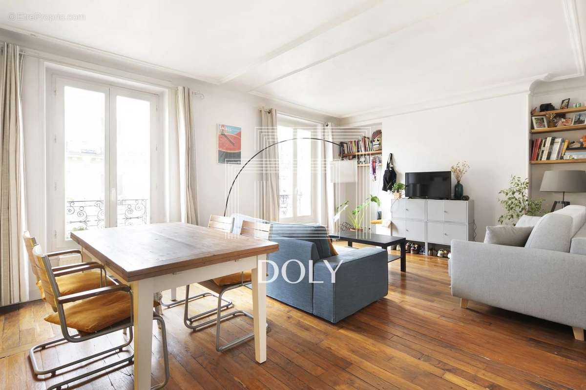 Appartement à PARIS-18E