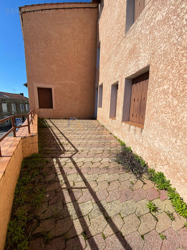 Terrasse privative - Appartement à SAINT-GENEST-LERPT