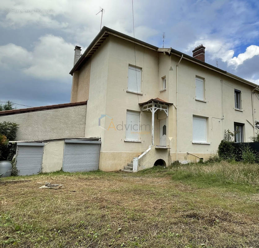 Salon - Maison à SAINT-CHAMOND