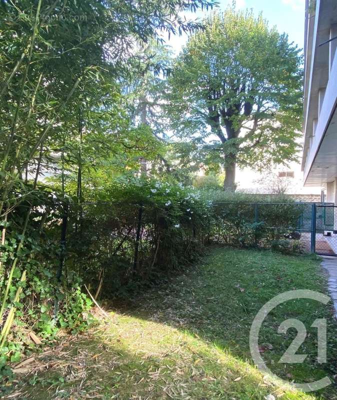 Appartement à NEUILLY-SUR-SEINE